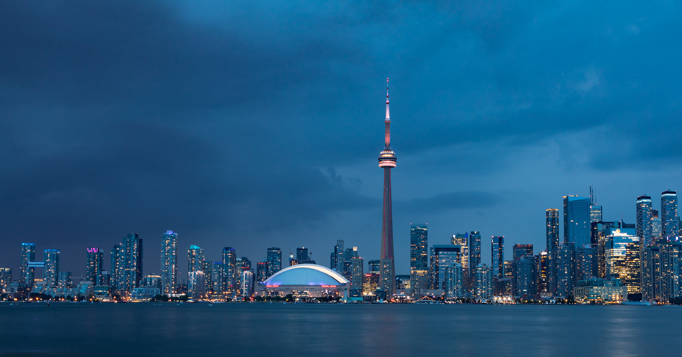 Official CN Tower skyline photography from cntower.ca