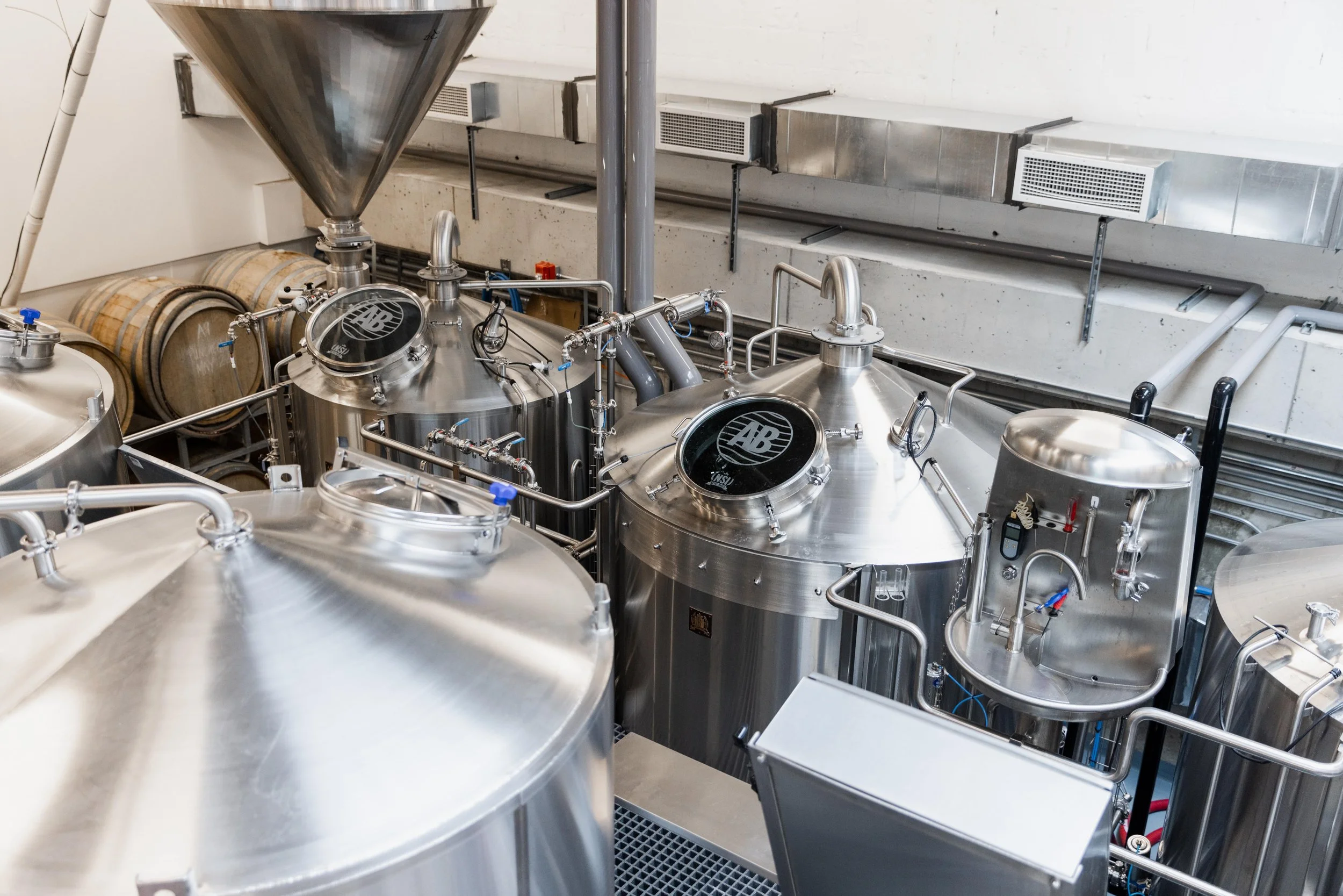 Avling Kitchen & Brewery official dining-room photography from avling.ca