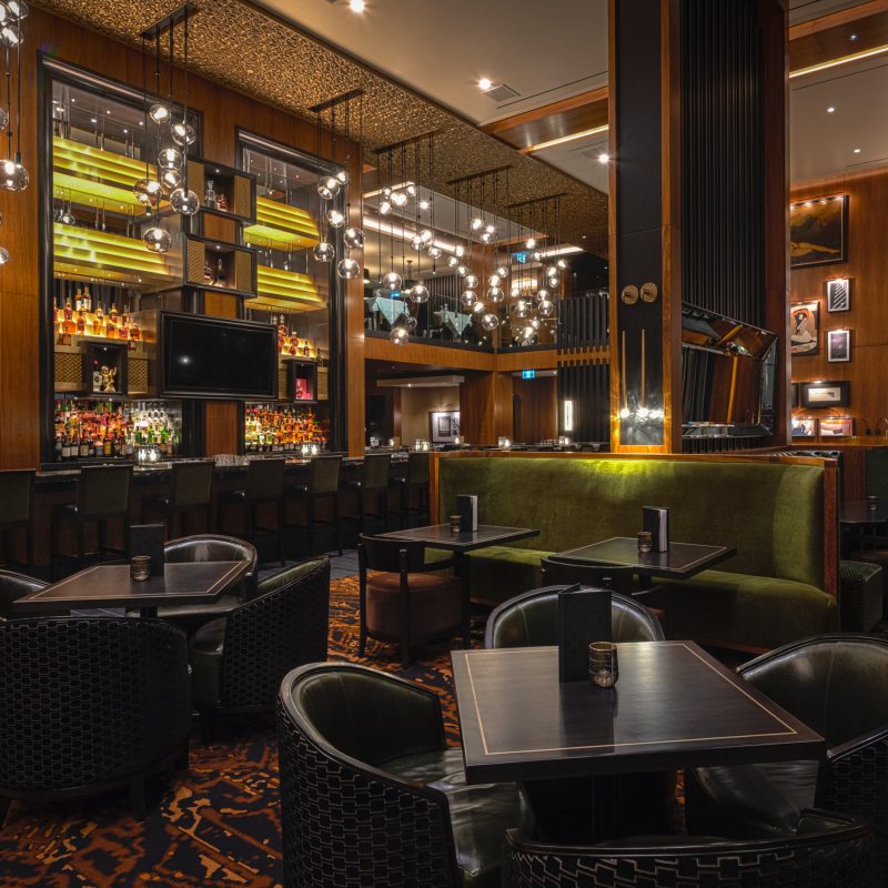 Hy's Toronto lounge photography from hyssteakhouse.com