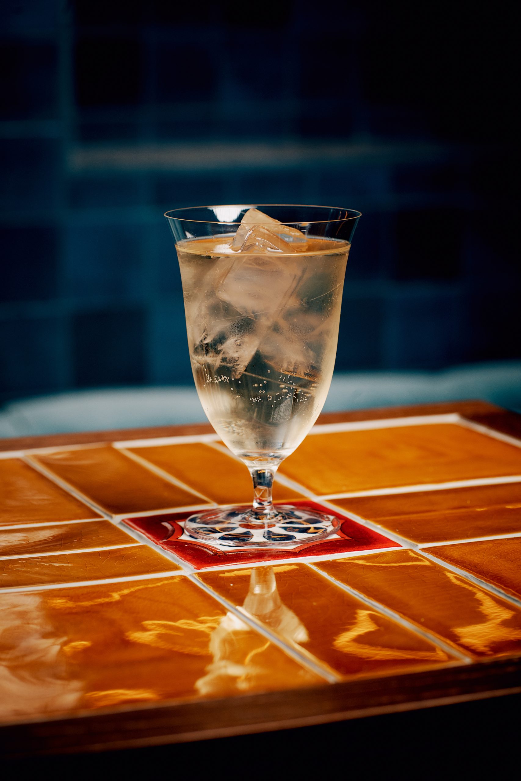 Highball on amber tile at Mizunara, official photo from mizunara.ca gallery (MIZUNARA0041)