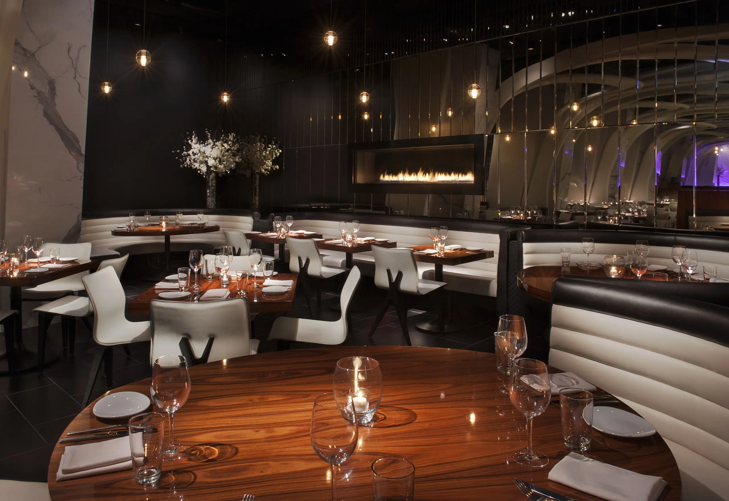 STK Toronto dining photography from stksteakhouse.com