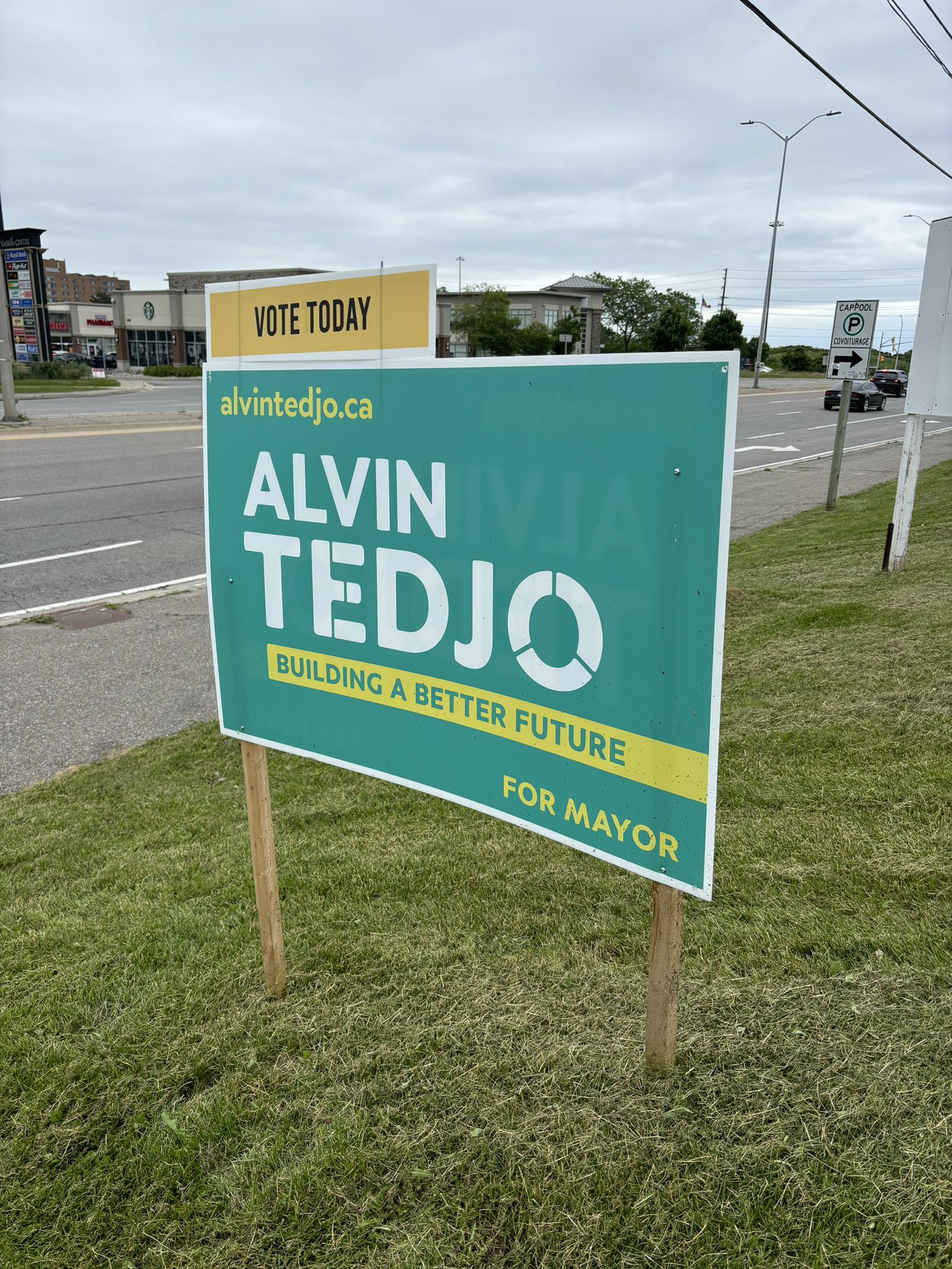 Mississauga Mayoral Candidate Says Volunteer Was Attacked With a Knife Putting Up Signs