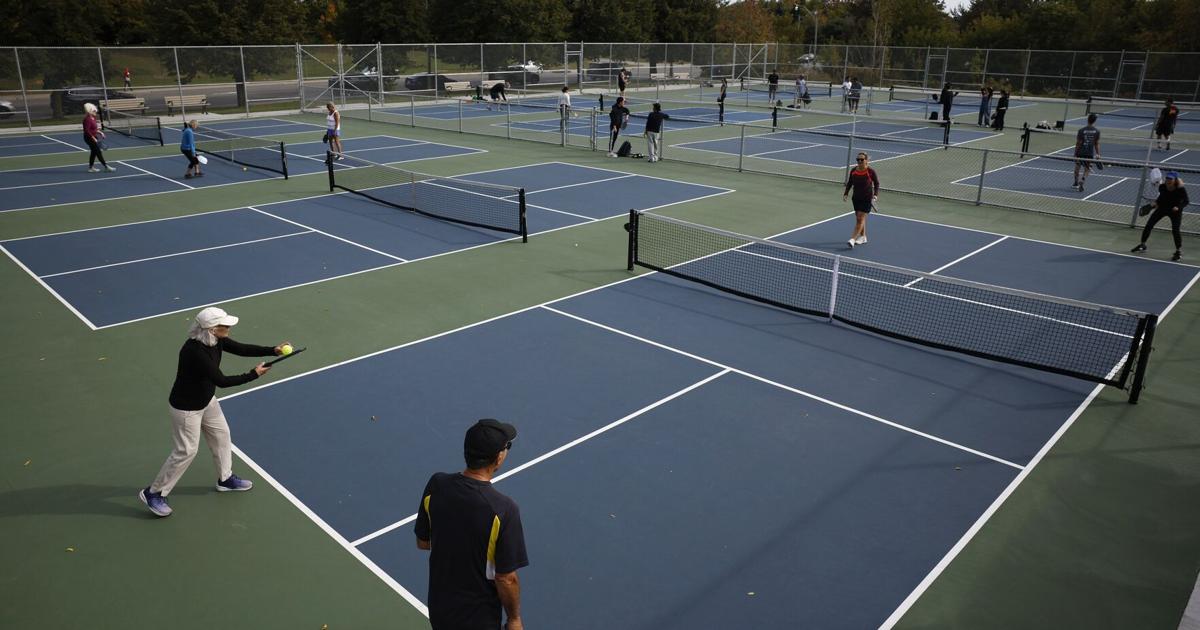 No rules, no signs: Tempers flare at Toronto's popular new pickleball hub over court use