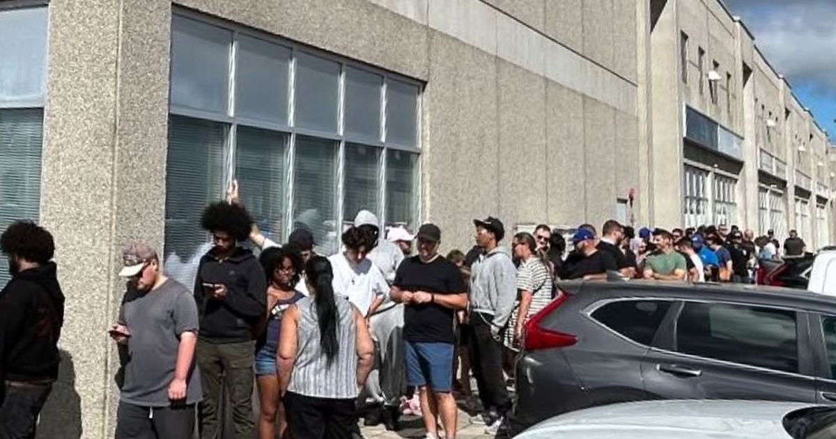 Food influencer Marcello draws huge crowds for Cello's Cheesesteaks pop-up