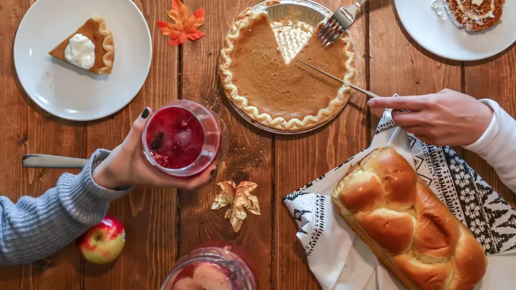 Toronto Is Hosting a Free Outdoor Friendsgiving Feast for 450 People