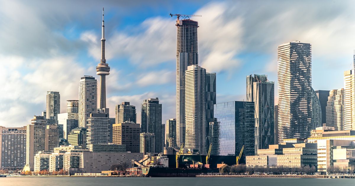 Toronto temperatures are going to swing by 18 C next week